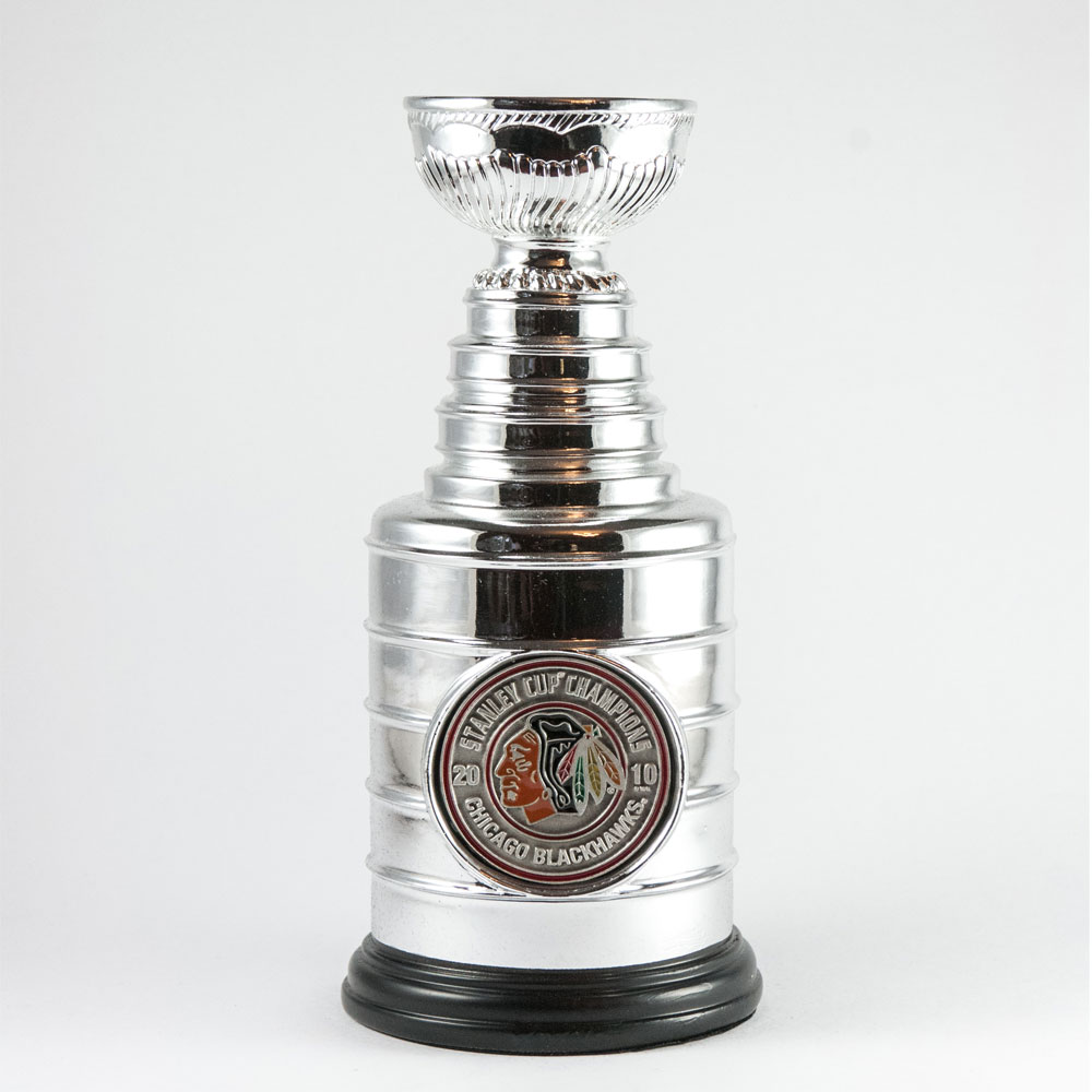 Thesportsden.ca: Chicago Blackhawks 2010 Mini Stanley Cup Replica 